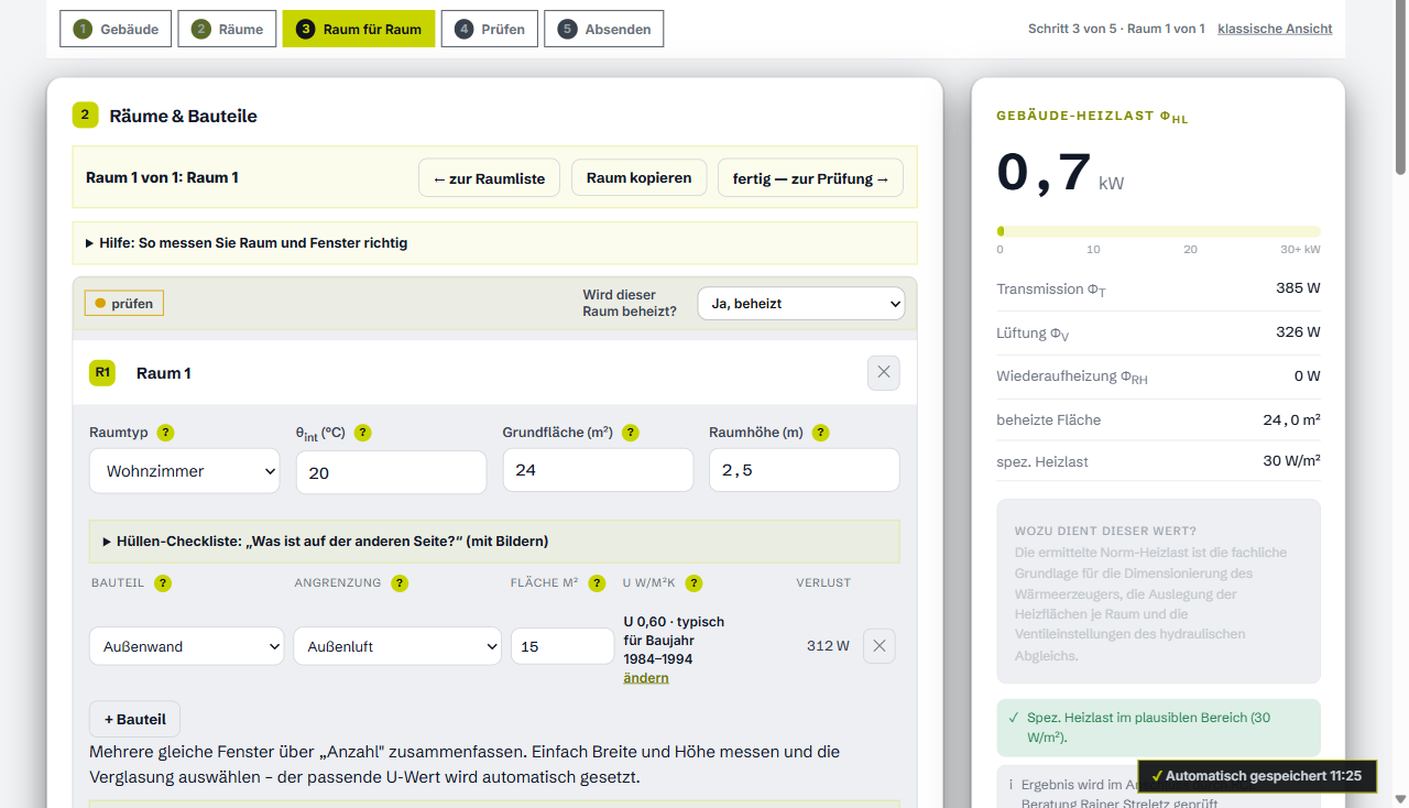 Schritt 3 im RCL-Tool: die Norm-Heizlast live – 0,7 kW für den Raum, spezifische Heizlast 30 W/m² im plausiblen Bereich.